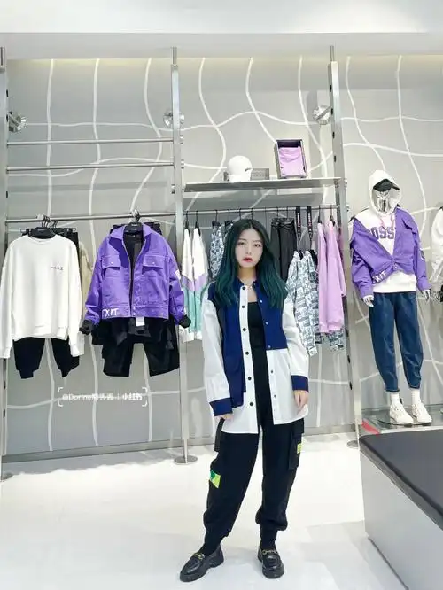 成都探店今年秋天想当个运动酷盖选哪套