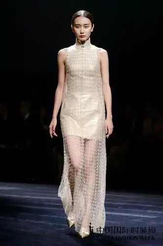 中国超模现身维密晚宴新面孔模特助阵ep雅莹之夜