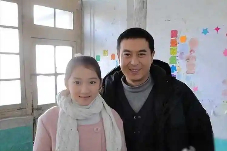 张嘉译的四位"女儿们":她们如今现状如何?_孙铱_直播