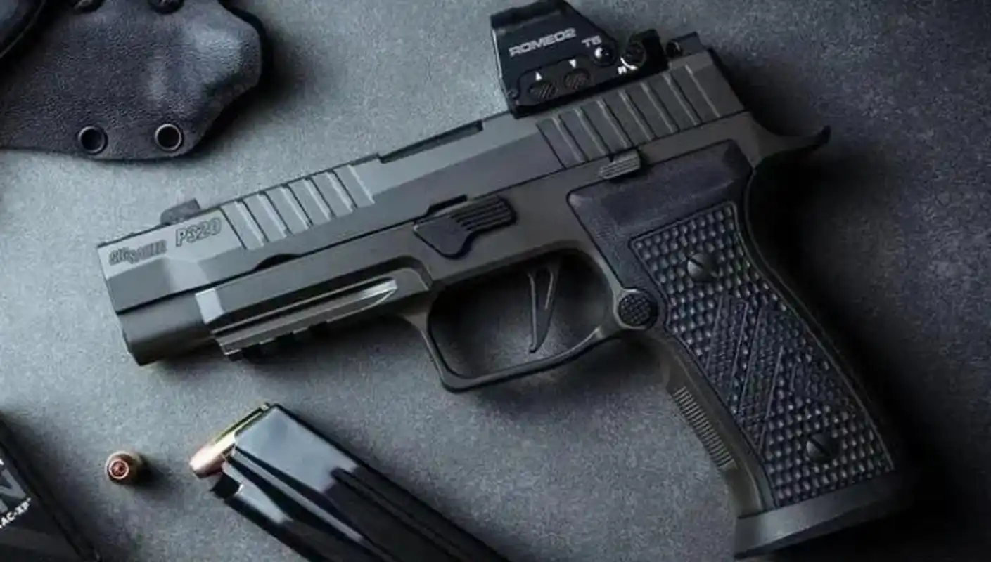 西格绍尔p320-axg"军团"手枪 叠加双重buff 提供独特射击体验.