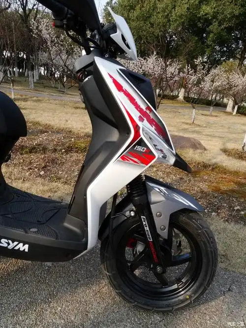 三阳sym 小钢侠 crox 踏板摩托车记