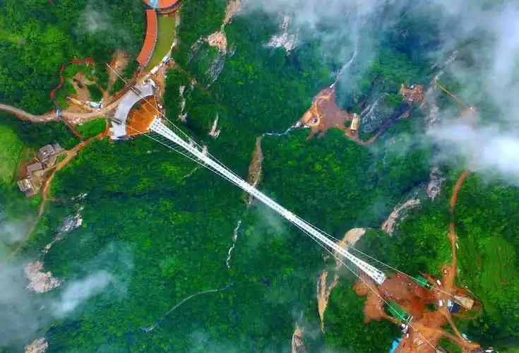 世上最高最长的玻璃桥