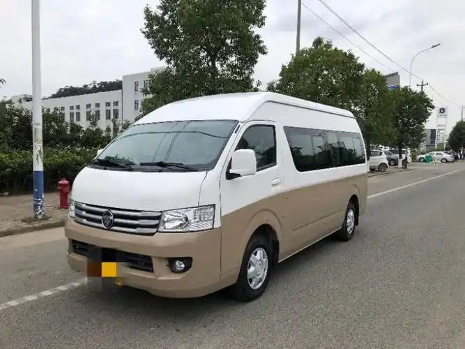 福田风景海狮g9 14座中型客车