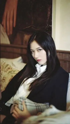 snh48吴哲晗 黑西装写真