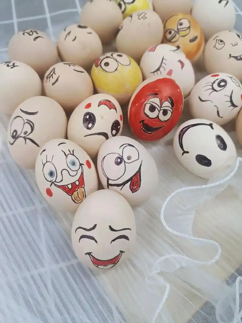 女儿每次包的鸡蛋生日鲜花礼盒,就要我画鸡蛋,大家喜欢吗#做手 - 抖音