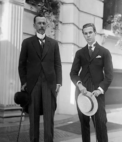 到了19世纪中叶,晨礼服(morning coat)大受追捧,它源于英国18世纪的