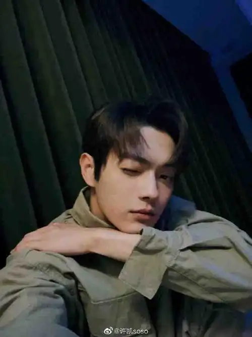 许凯虞书欣片场嘟嘴饭拍路透