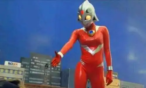 不穿皮套穿lo裙,网友:跟苍月有一拼_奥特曼