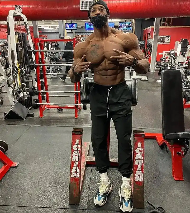 健体 #健身造型 #雷蒙德 未来战士 - 抖音