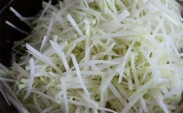 教你在家腌苤蓝脆爽好吃又下饭腌两天就能吃放12个月不坏