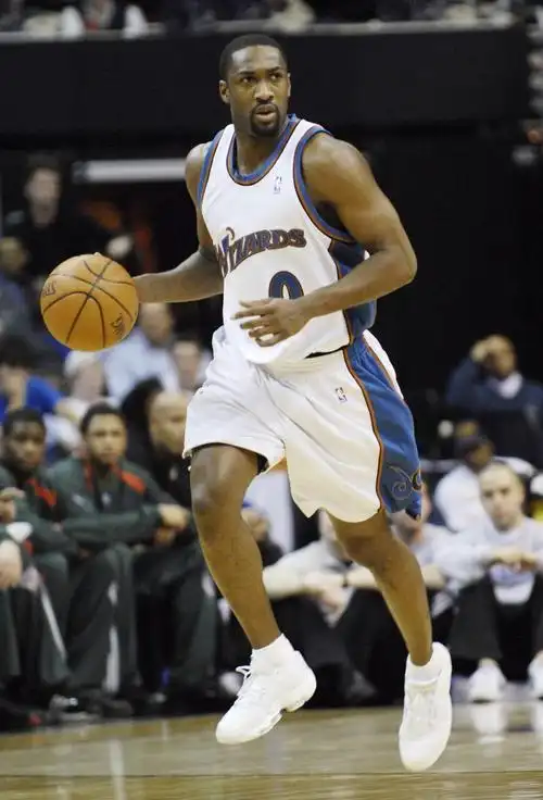 你遇过最难防的球员康利阿里纳斯他有身体还有技巧