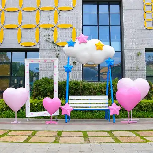 户外网红拍照相框云朵秋千座椅摆件卡通公园商场广场love婚礼道具