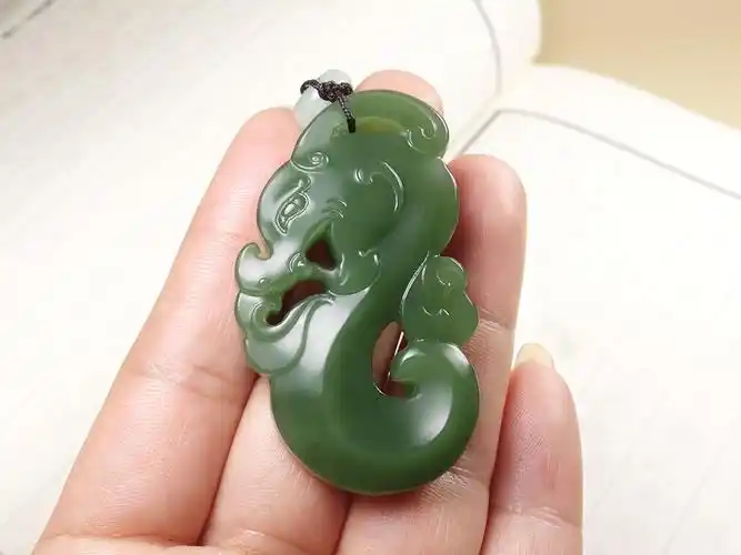 细润吊坠【仿古龙】河南省玉石雕刻大师徐鑫工作室 26克