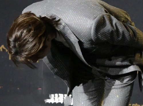 明星鞠躬姿势,丁禹兮乖巧,朱一龙绅士,看到千玺:迎娶新娘?