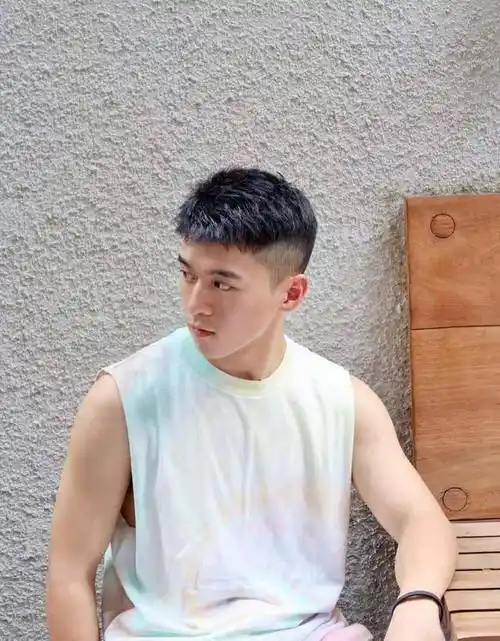 推荐几款清爽有型的夏季男发剪完让你帅气一整个夏天
