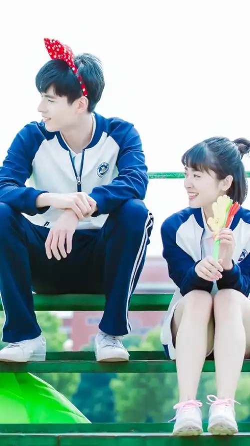 胡一天沈月《致我们单纯的小美好》情侣剧照手机壁纸图片