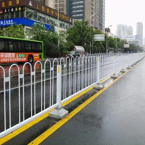 湖北省道路护栏 交通设施道路护栏,铁马临时护栏