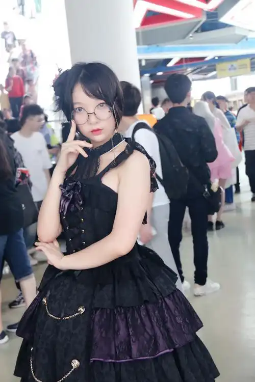 先来一波女装大佬!配合大a站(缺b乐好了不啰嗦了,我们用图说话!