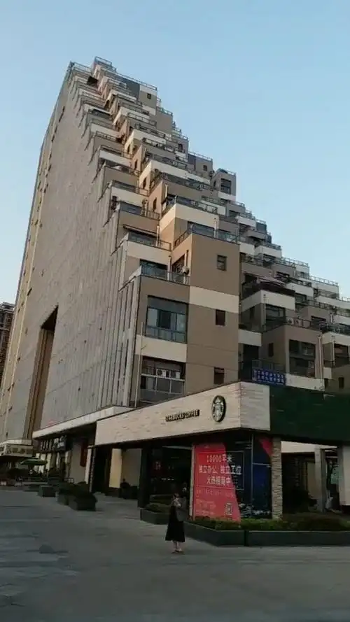 苏州昆山花桥游站,这建筑是外国人设计的?