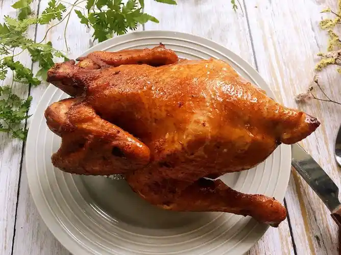 自制蜂蜜烤鸡,软嫩可口,味道甜甜的,家人都说好吃_烤箱_肌肉_牙签