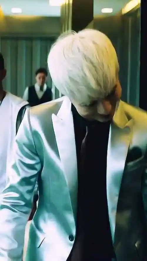 角头2王者再起头发越白人越拽他和段坤谁更顶