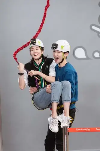 《女儿3》金晨卡斯柏默契谈心 金莎盛况甜蜜再约会 - 360娱乐,你开心