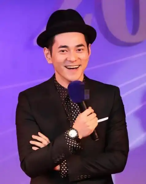 李晨的婚姻经历(妻子晒照别有深意)(1)