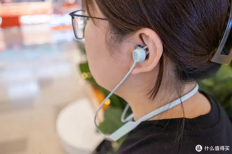 充电,连接,佩戴,音质,降噪全面越级:华为freelace pro 2无线颈戴耳机