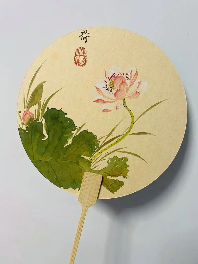 国画荷花团扇.何需多虑盈亏事,终归小满胜万全. #团扇 #汉 - 抖音