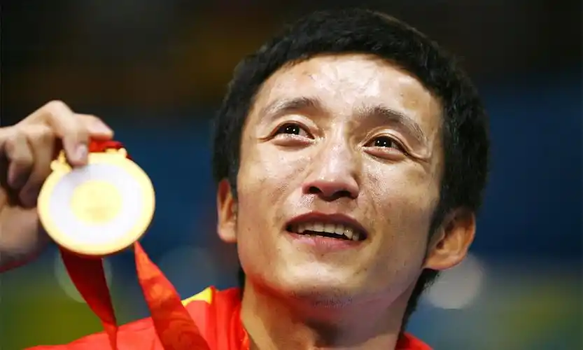 战斗21年终圆梦!邹市明获wbo蝇量级拳王金腰带