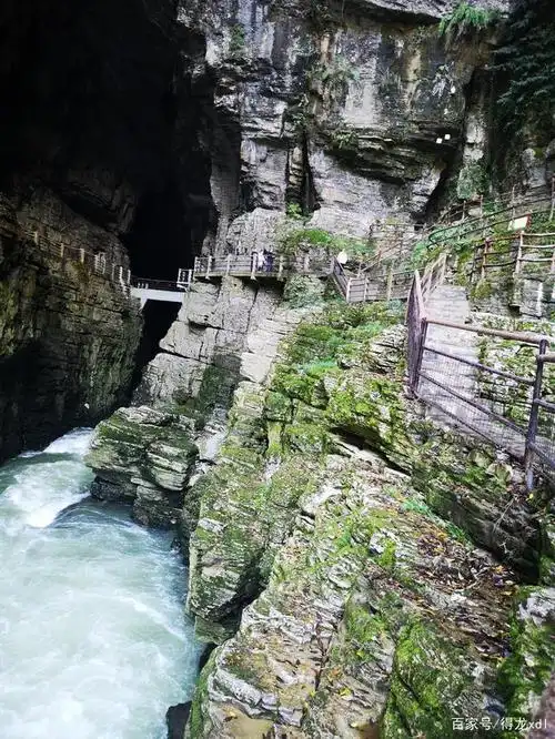 恩施大峡谷?怎么去( 恩施大峡谷怎么去鹿院坪 )