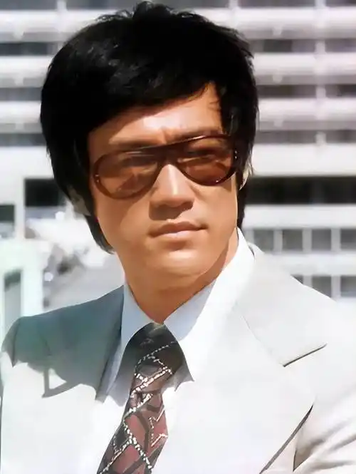 龙哥重生闯异界小说之5 李小龙的魂魄观看死亡游戏电影_行走_灵魂