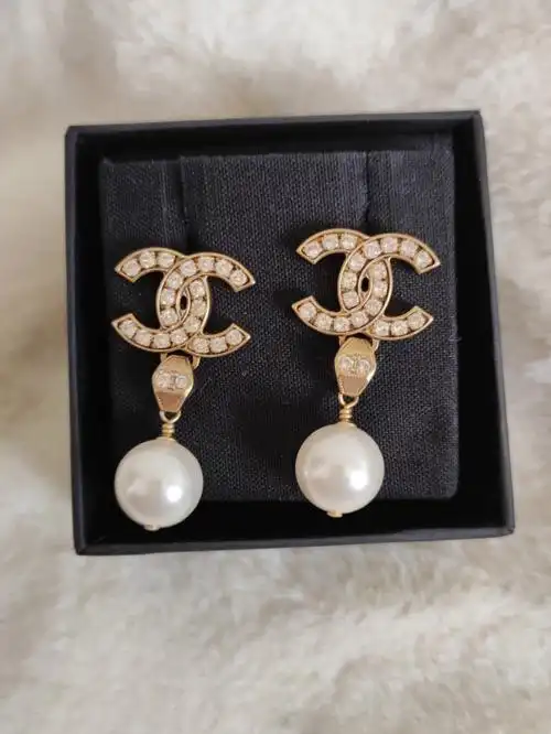 香奈儿耳钉新款