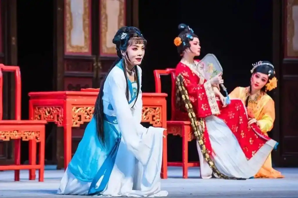 李云霄主演越剧《陈三两》将在成都上演_新浪财经_新浪网