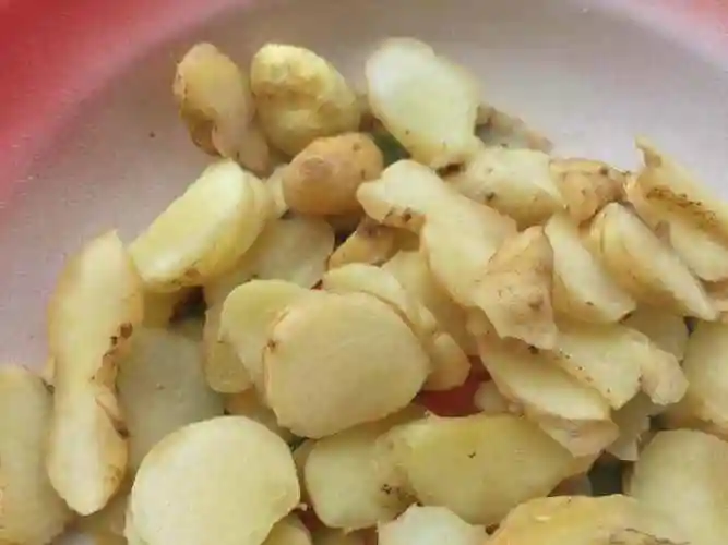 新鲜黄精怎么吃效果最好(用长寿百岁草来炖一锅养身汤)