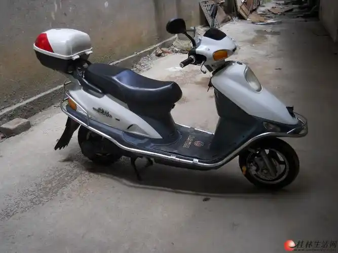 出售一辆二手爱玛电动车