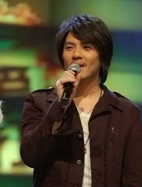 阿杜低调回归影响力依旧, 一条动态吸粉20万|林俊杰|杨坤|郑伊健