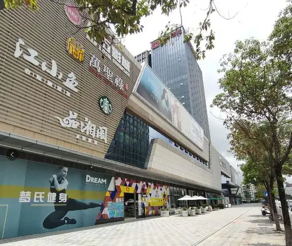 一个在聚集人气的广场