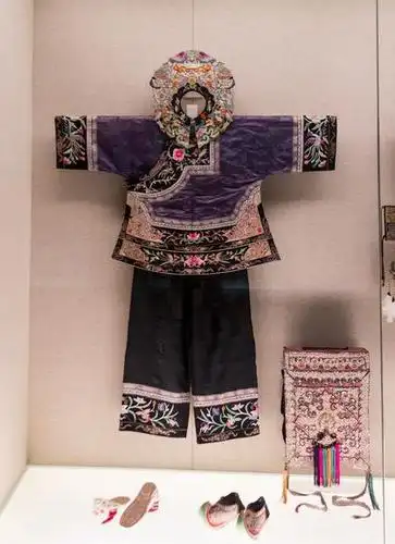 松桃苗族自治县提供的土家族服饰