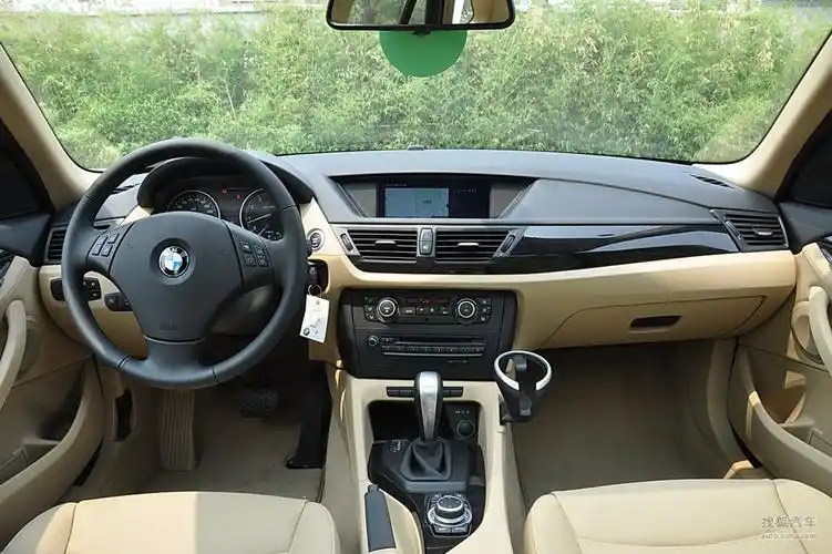 【 宝马x1高清图片】_2010款 xdrive25i_浅色内饰_内饰_搜狐汽车网