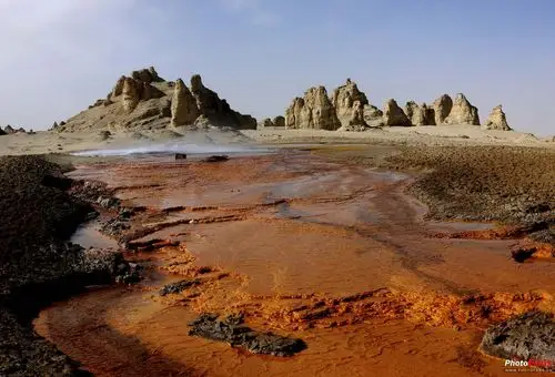 青海柴达木盆地冷湖地区发现新雅丹地貌
