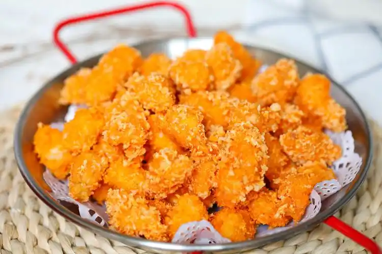 家庭自制鸡米花,比买的还好吃,外酥里嫩味道香,一口一个过瘾