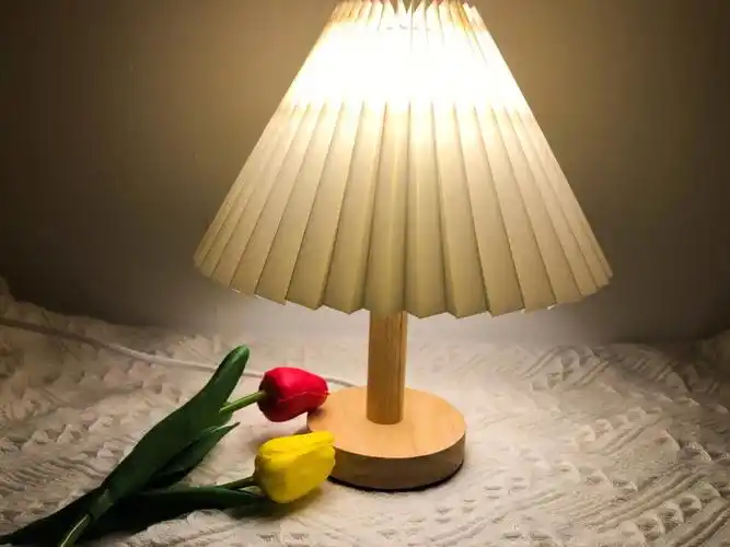 家居好物网红百折小台灯