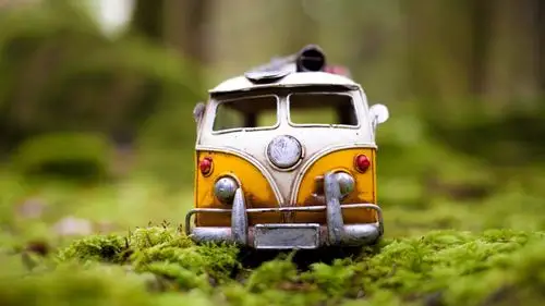 玩具车在草地上 壁纸 - 1920x1080 全高清