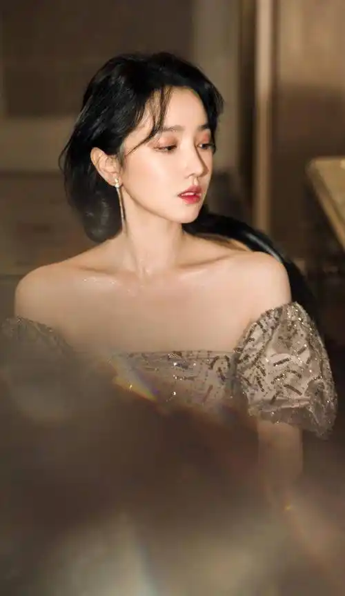 陈小纭的几任男友都是谁?歌单前男友是谁?和于小彤为何分手