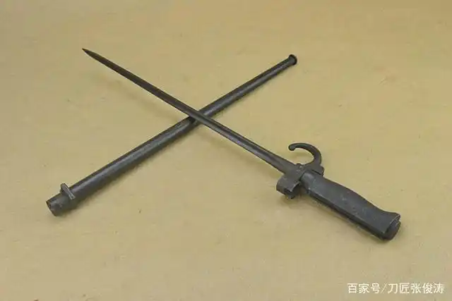 「鉴赏」铁鞘四棱刺老刀