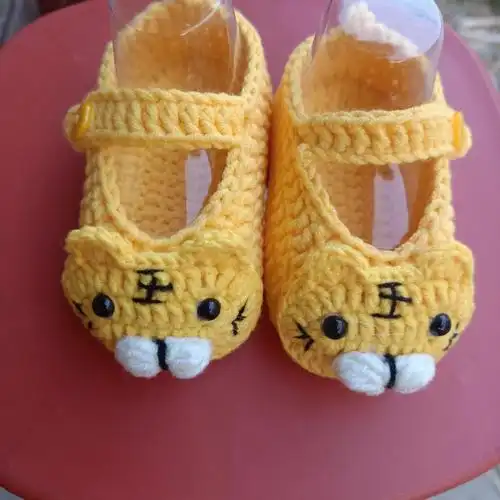 钩织卡通老虎宝宝鞋
