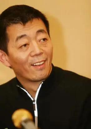 早年经历 顾长卫从小热爱绘画,由于父母都是教师,他受到的管制很严格.