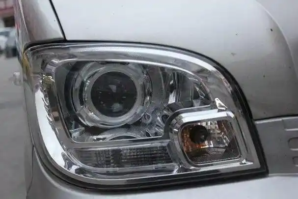 五菱之光汽车大灯灯泡型号是什么