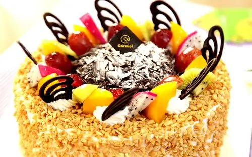 闺蜜和她的男朋友同一天过生日,求蛋糕样式.好看点啊.